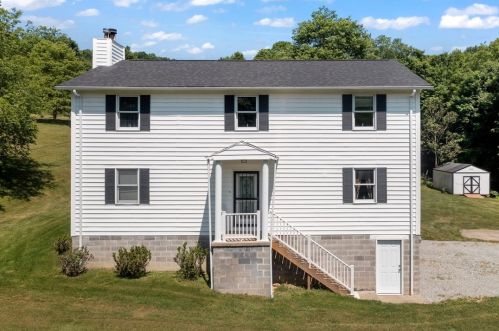 20 Sturge Hollow Rd, Amity, PA 15311-1535