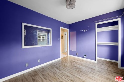 1069 Ridgewood St, Long Beach CA  90807-1023 exterior