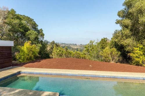 25209 Ln Loma Dr, Los Altos CA 94022-4540 exterior