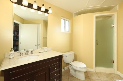 2700 El Caminito, Glendale CA 91214-2934 exterior