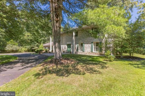 1304 Squire Dr, Prospectville, PA 19002-1516