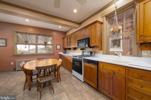 311 Walnut St, Lemoyne PA  17043-1647 exterior