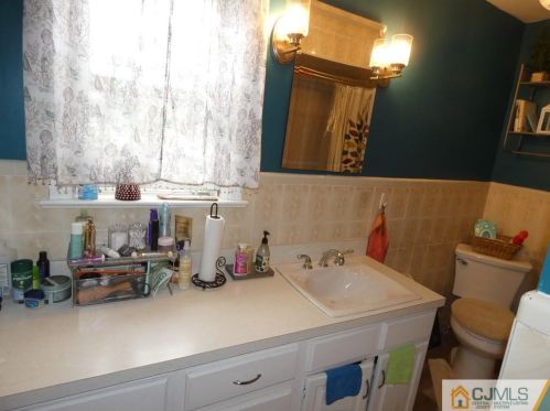 109 Tompkins Ave, South Plainfield NJ  07080-3042 exterior