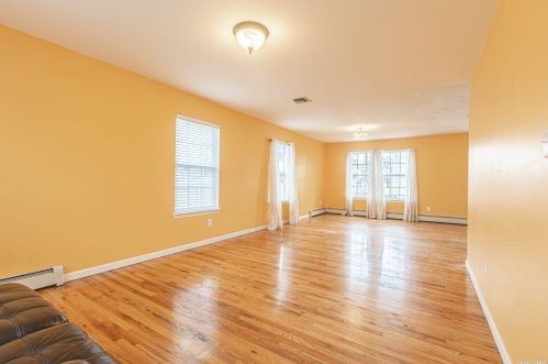 340 45th St, Copiague NY  11726-1017 exterior