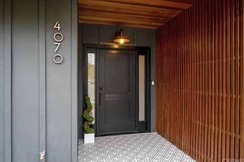 4070 Bakman Ave, North Hollywood CA  91602-3302 exterior