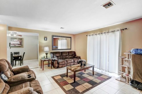19403 Chaparral St, Rialto, CA 92376-2607