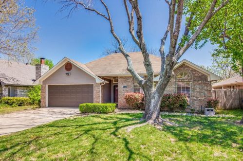 1116 Brittany Dr, Denton, TX 76209-3565