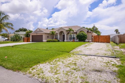 2173 Venus St, Fort Pierce, FL 34953-2322