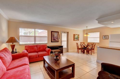 301 Seville M, Delray Beach FL  33446-2159 exterior