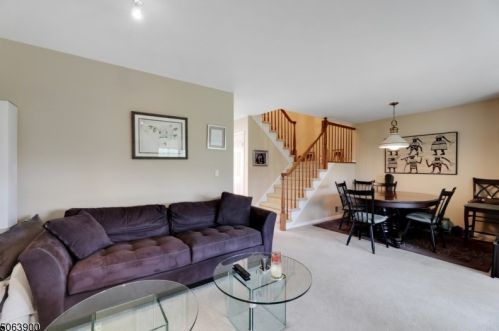 44 Foxwood Ct, Bedminster, NJ 07921-1431