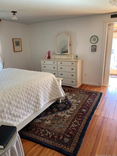 9 Grant St, Milford CT 06460-5311 exterior