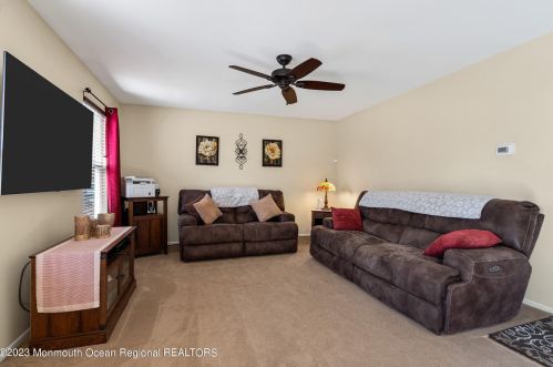 57 Thompson Bridge Rd, Jackson Twp NJ  08527-4623 exterior