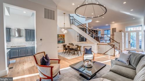 18285 Mullfield Village Ter, Leesburg VA  20176-7466 exterior