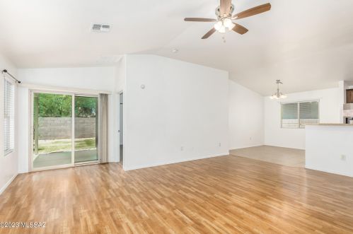 8014 Nautilus Dr, Tucson, AZ 85756-9310