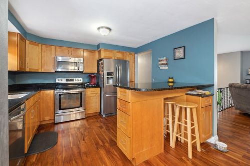 110 Shirehill Dr, Glenshaw, PA 15116-1212