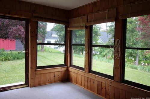 3 Dean Dr, Wallingford CT  06492-3215 exterior