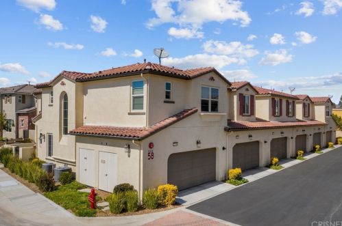 28788 Calle De La Paz Dr, Santa Clarita, CA 91354-3006
