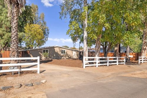 32861 Brechtel St, Lake Elsinore CA  92530-0420 exterior