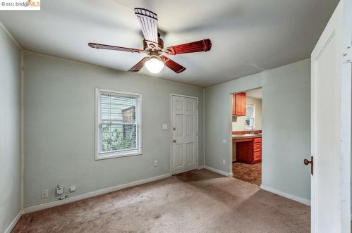 4327 Essex St, Oakland CA 94608-1216 exterior