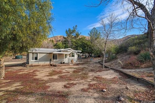 30875 The Old Dirt Rd, Santa Clarita, CA 91390-2782