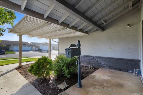 621 Chestnut Ave, Orange CA 92867-3743 exterior