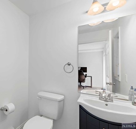 72 Knox Ave, Cliffside Park NJ 07010-2512 exterior