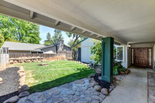 8934 Woodward Way, Citrus Heights, CA 95662-4132