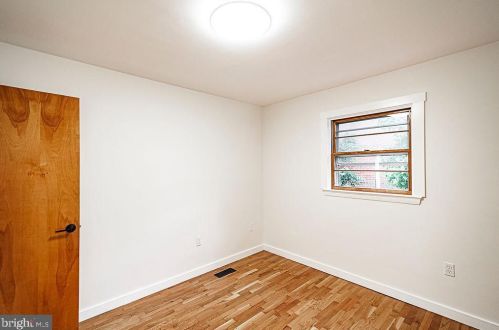 415 Liberty St, Charles Town WV  25414-1827 exterior