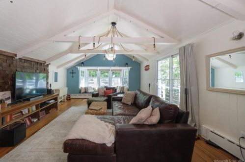 83 Maltbie Ave, Stamford CT  06902-1109 exterior