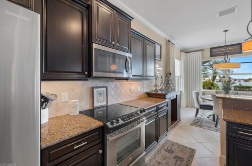 9407 Quarry Dr, Naples FL  34120-5223 exterior