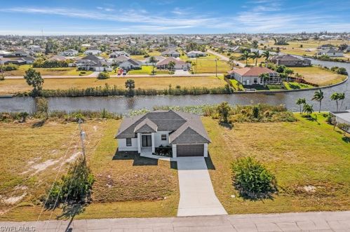 3000 6th Ter, Cape Coral, FL 33993-7009