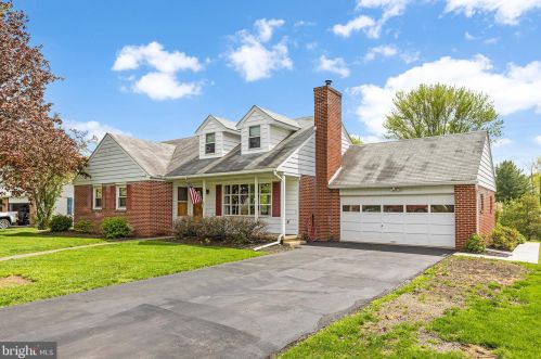 1440 Yoder Ave, Gilbertsville, PA 19525-9545