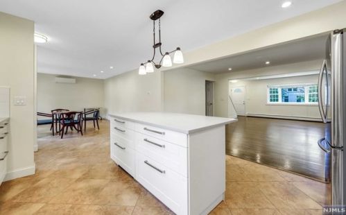 156 County Rd, Demarest NJ  07627-2430 exterior