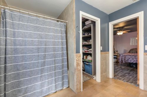 6425 Indian River Dr, Citrus Heights CA  95621-4752 exterior