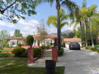 915 Green Ln, La Canada CA  91011-2412 exterior