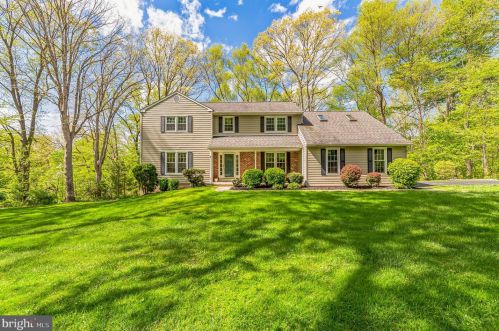24 Peter Christopher Dr, Landenberg, PA 19350-1225