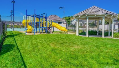 28101 Vista View Dr, Santa Clarita CA  91351-5710 exterior