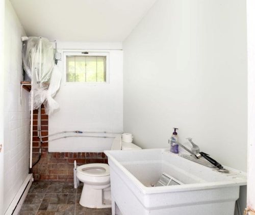 2 Howard St, Salem NH  03079-2565 exterior