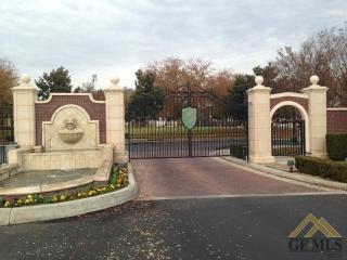 203 Bloomfield Dr, Bakersfield CA  93312-7063 exterior