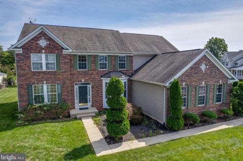 15 Conewago Ct, Falling Waters, WV 25419-4307