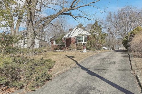 16 Morehouse Rd, Poughkeepsie, NY 12603-4010