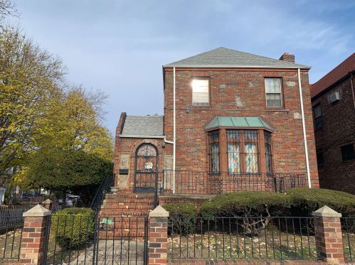 205-01 Murdock Ave, Jamaica, NY 11412-1312