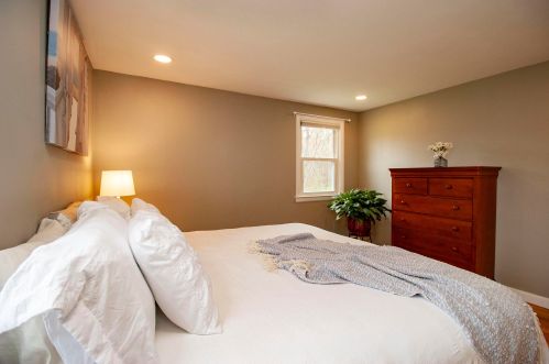 132 Haverhill Rd, Salem NH  03079-1243 exterior