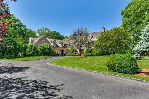 910 Smith Ridge Rd, New Canaan, CT 06840-2730