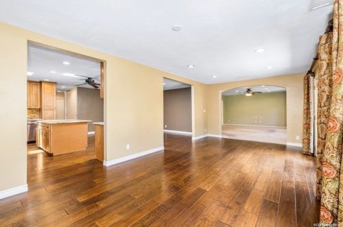 7007 Renkrib Ave, San Diego, CA 92119-1311