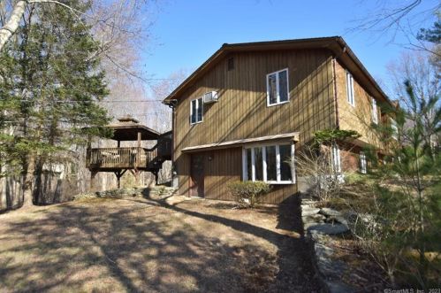 10 Chapman Rd, East Hampton CT  06424-1310 exterior