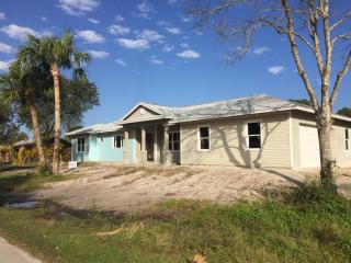 714 Dempsey Ave, Sebastian, FL 32958-4418