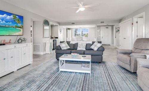 1020 Swallow Ave, Marco Island, FL 34145-6273