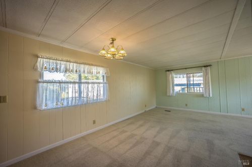 123 Redwing Dr, Santa Rosa, CA 95409-4121