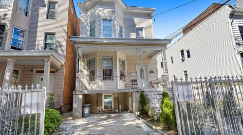 2849 Bainbridge Ave, Bronx, NY 10458-2801